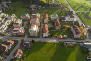 Wohnsiedlungen Rischi und Heuledi, Oberarth: Luftaufnahme