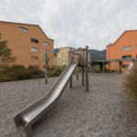 Mietwohnungen Heuledi Oberarth: Grosszügiger Spielplatz mit Rutschbahn