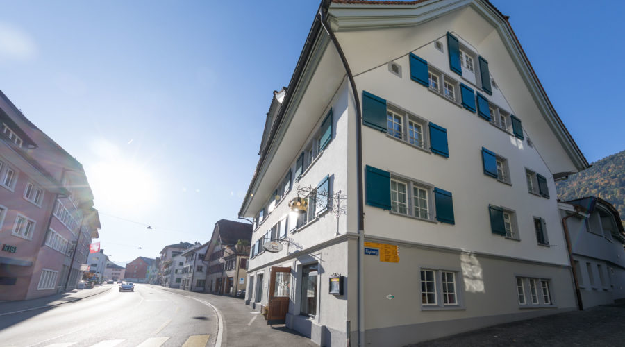 Haus Krone Arth mit Gotthardstrasse